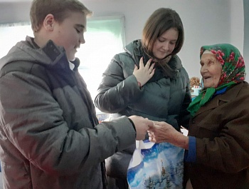 Поздравляем с наступающим Новым Годом!